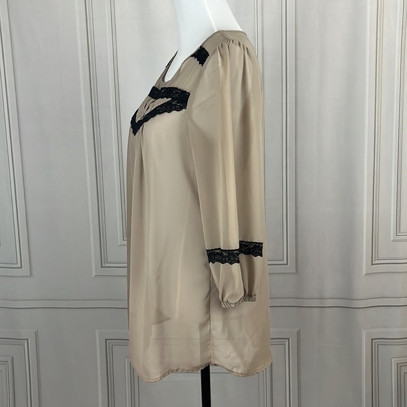 Sheer top 🖤 - Picture 5 of 8